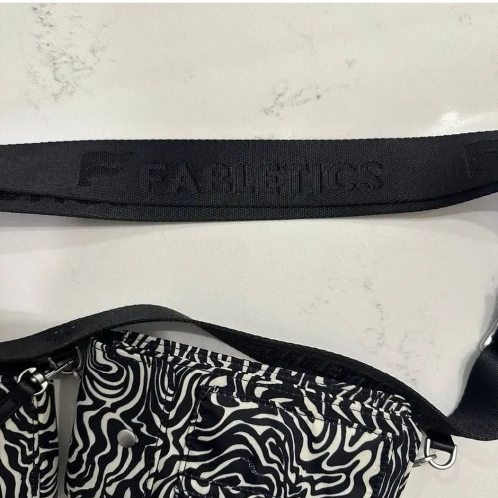 Fabletics Modular Crossbody Clipbag Mini Marbled … - image 7